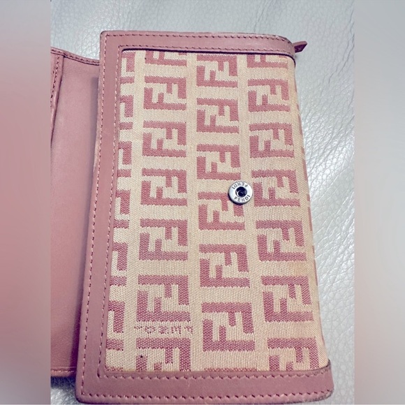 FENDI Vintage Leather and Woven FF Print Medium Wallet. Tan & Brown - Picture 5 of 16